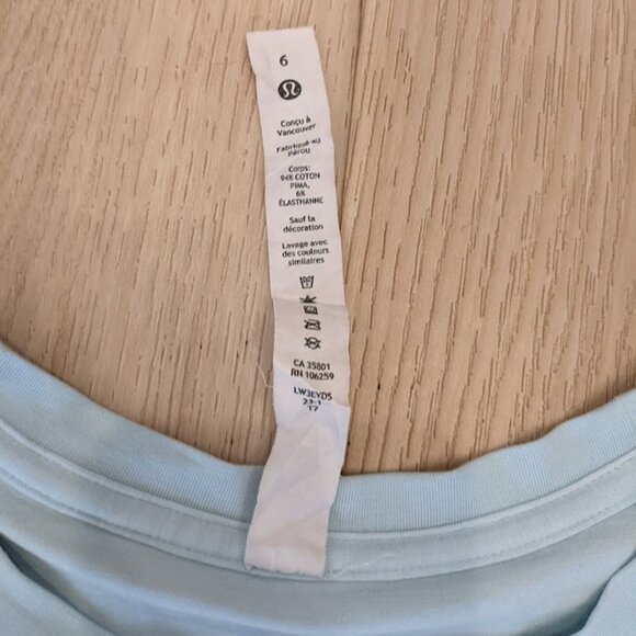 Lululemon Woman's Love Crewneck T-Shirt Sz 6 Light Blue Scoop Hem Short Sleeve - Picture 6 of 8